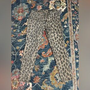 Blank NYC The Reade Crop leopard print jeans. Size 27